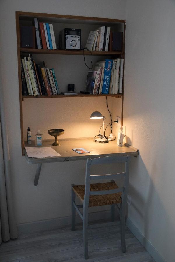 Agreable Logement Independant Avec Veranda ヴィエンヌ エクステリア 写真